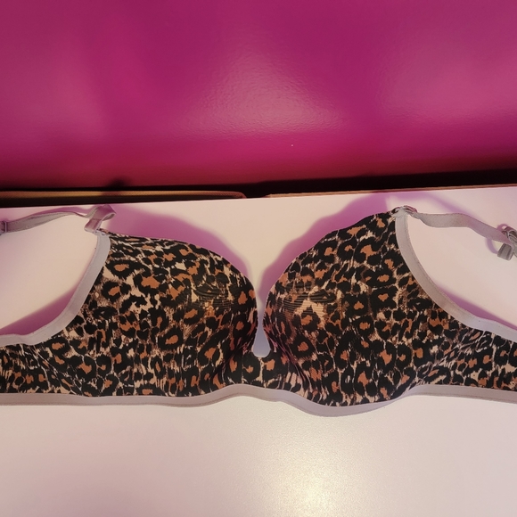 Wacoal B.Tempt'd - BWowd Convertible Scalloped Push Up Bra - Picture 2 of 2